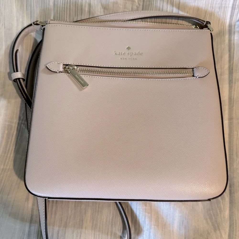 Kate Spade New York Saffiano Leather Crossbody - Like New - Picture 3 of 10